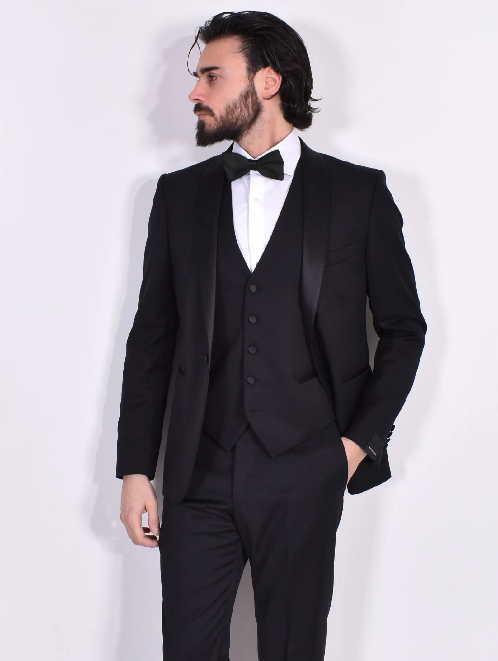 TAGLIATORE Abiti<Abito smoking sciallato gilet nero EFBR18A01