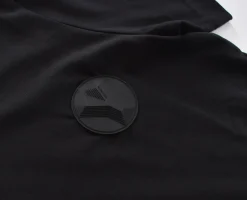 YES LONDON T-shirt<T-shirt nera patch gomma